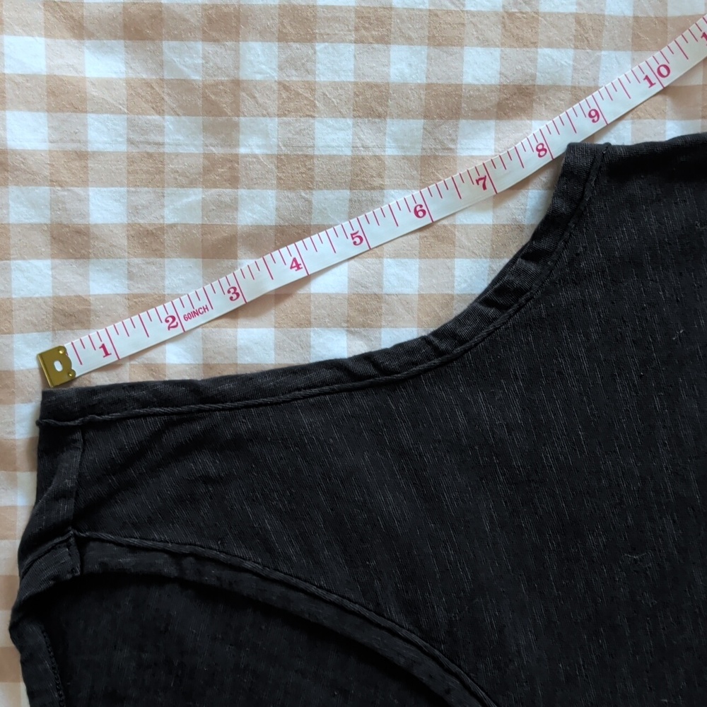 C&C California Women's Black Sleeveless Flowy Tank Top - Picture 6 of 6